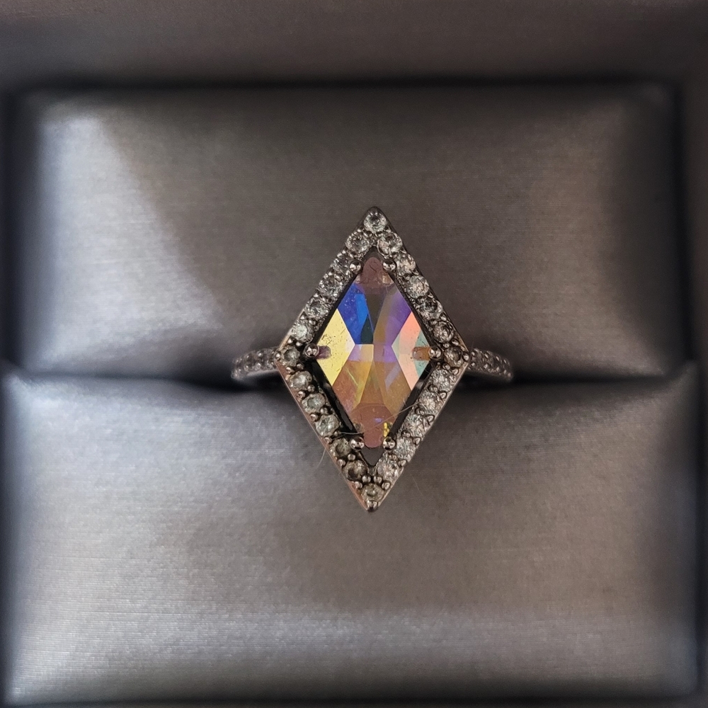Fragrant Jewels Unicorn Tears Ring